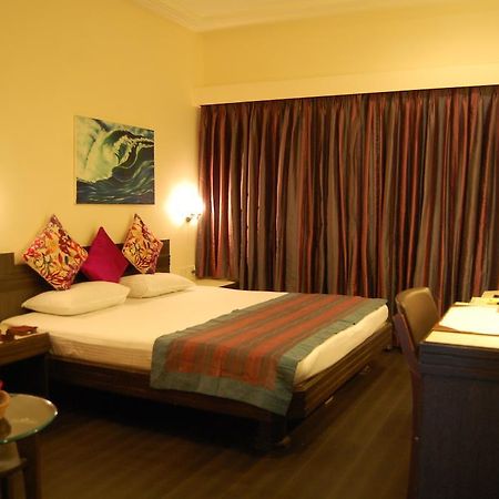 Shreemaya Hotel Indore Bagian luar foto