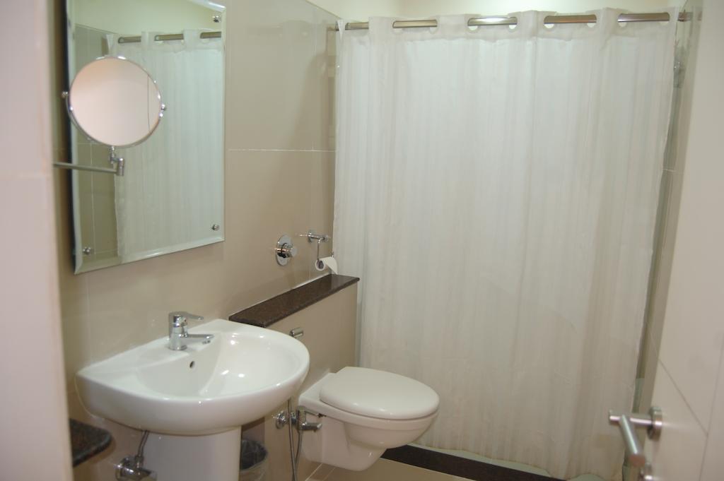 Shreemaya Hotel Indore Ruang foto