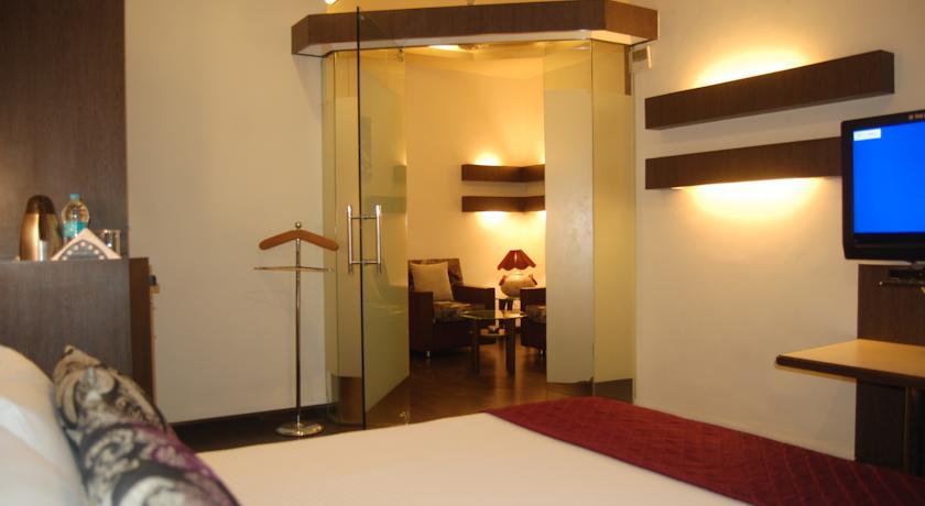 Shreemaya Hotel Indore Bagian luar foto