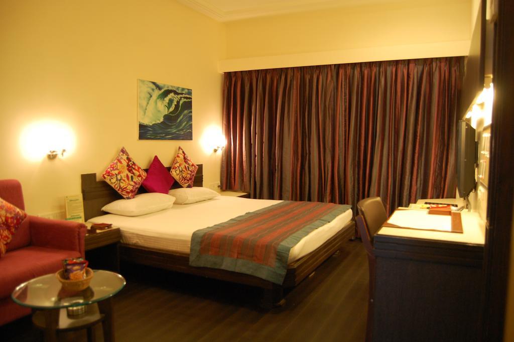Shreemaya Hotel Indore Bagian luar foto
