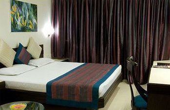 Shreemaya Hotel Indore Bagian luar foto